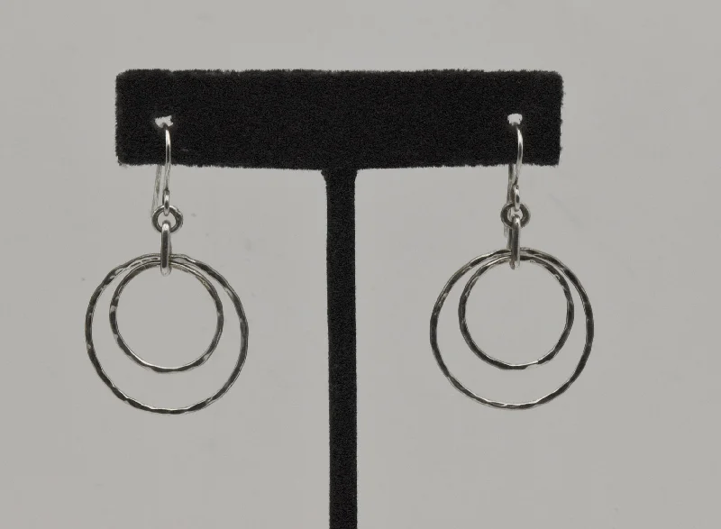 ladies earrings monochrome-Vintage Handmade Silver Circle Dangle Earrings