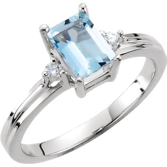 Ladies rings uncut charm -14KT WHITE GOLD EMERALD CUT AQUAMARINE AND DIAMOND 3 STONE RING