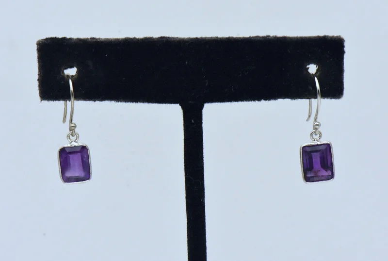 ladies earrings gift box-Vintage Sterling Silver Amethyst Dangle Earrings