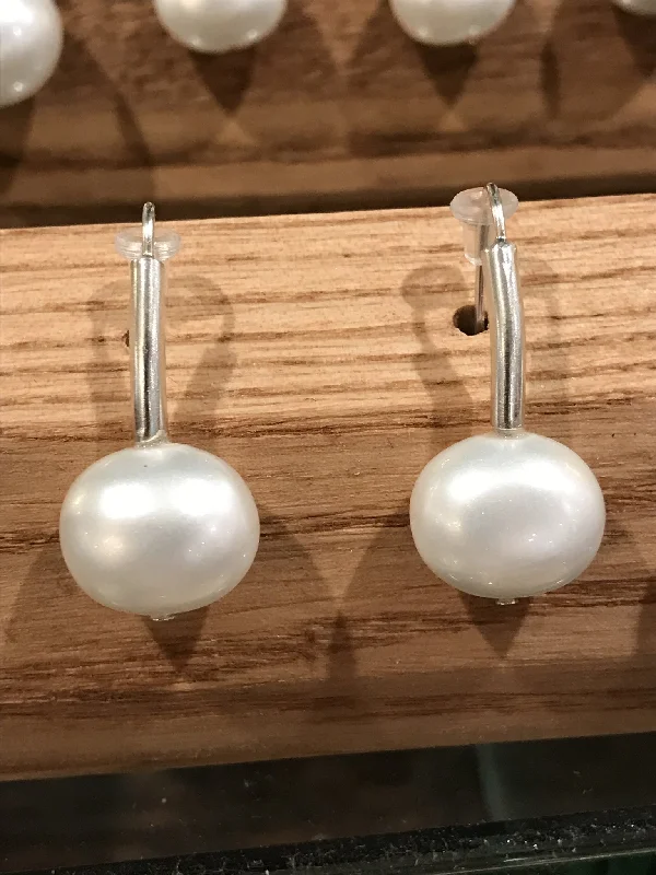 ladies earrings trending-Earrings - Curved Earwire White Pebble Pearl Earrings