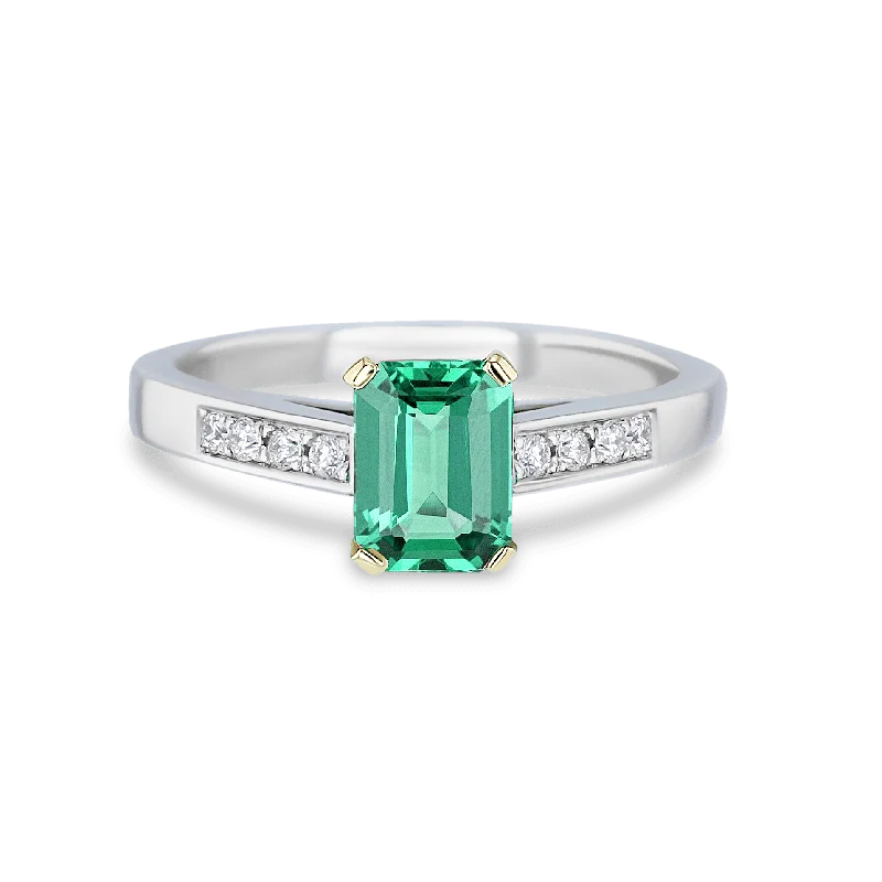 Ladies rings for her shine -Elegance Emerald Ring