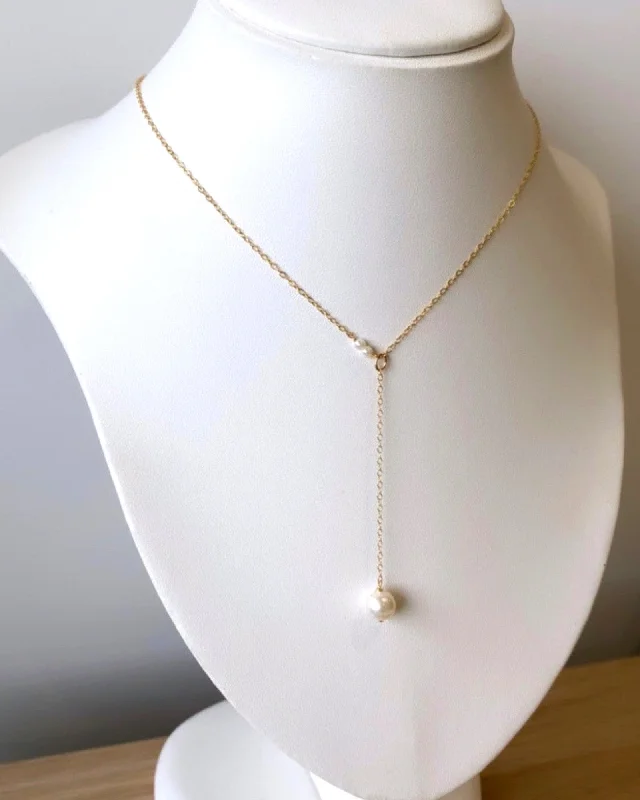 ladies necklaces oval-Pearl Y Necklace